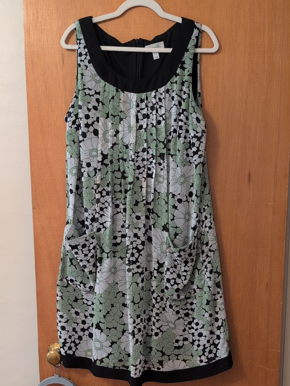 dressbarn Sage Green, Black and White Floral Sleeveless Shift Dress